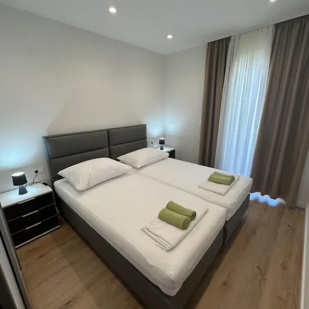 Novi Skrape U Samom Centru S Parkingom Apartment Trogir
