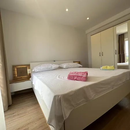 Novi Skrape U Samom Centru S Parkingom Apartment