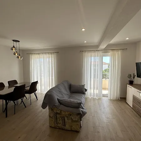 Novi Skrape U Samom Centru S Parkingom Apartment Trogir