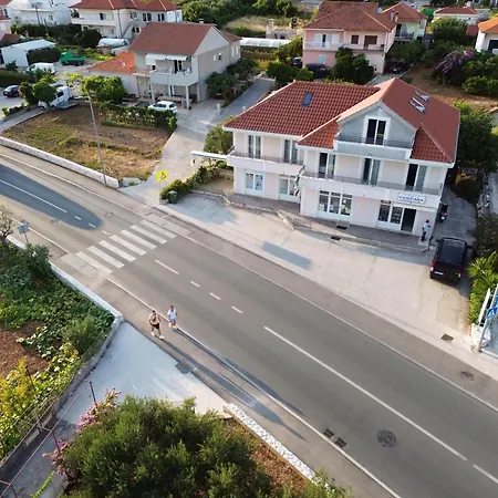 شقة Novi Skrape U Samom Centru S Parkingom تروغير